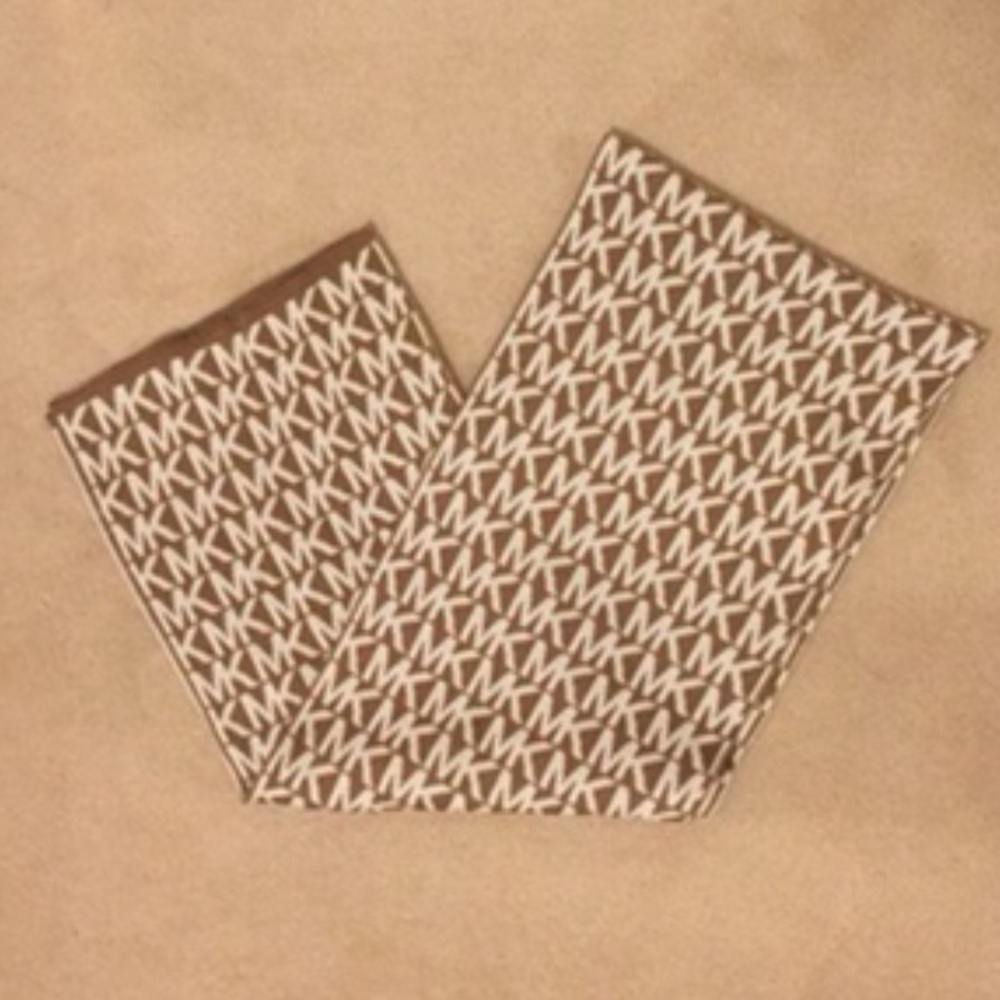MK logo scarf